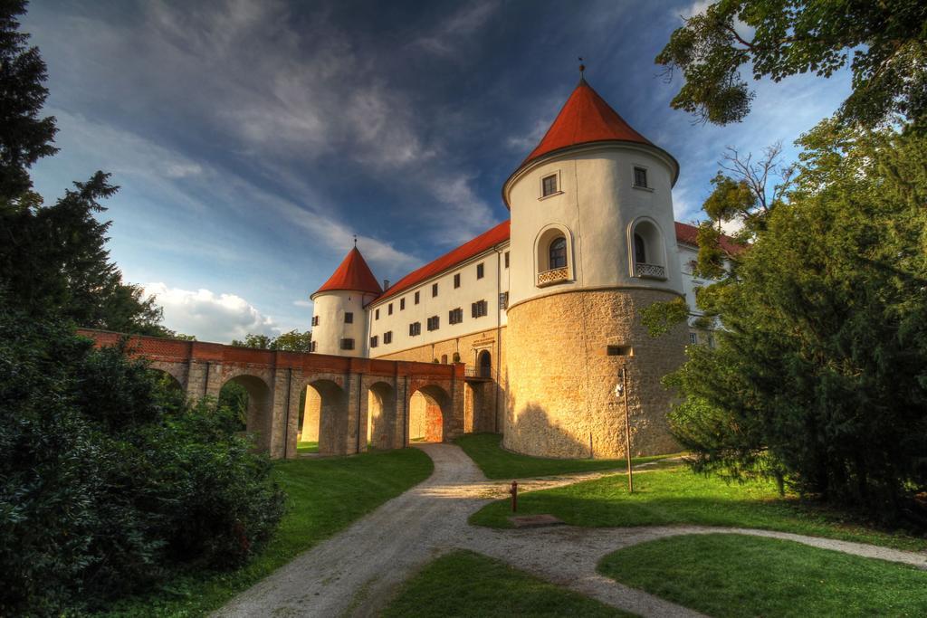 Mokrice Castle Estate Hotel Obrezje Exterior photo
